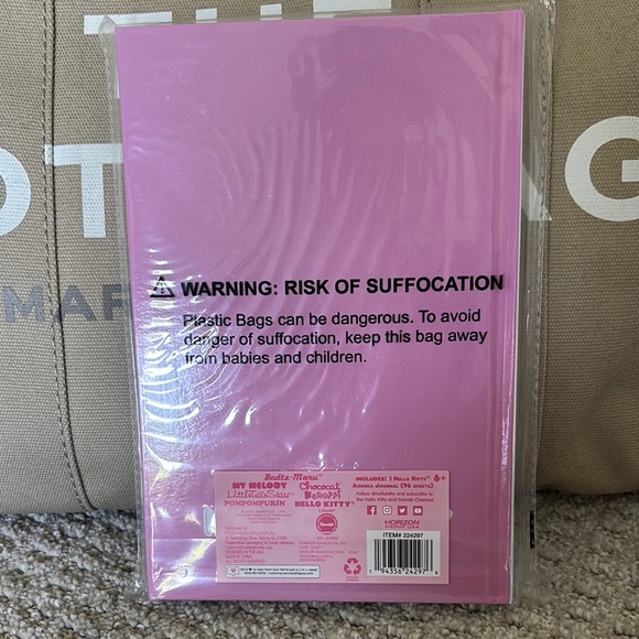 Hello Kitty Notebook - Picture 2 of 2